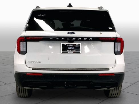 New 2026 Ford Explorer Active RWD image 4