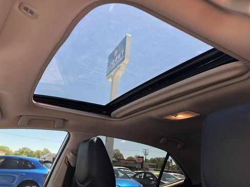 Used 2018 Toyota Corolla SE w/ Carpet Mat Package (TMS) FWD image 14