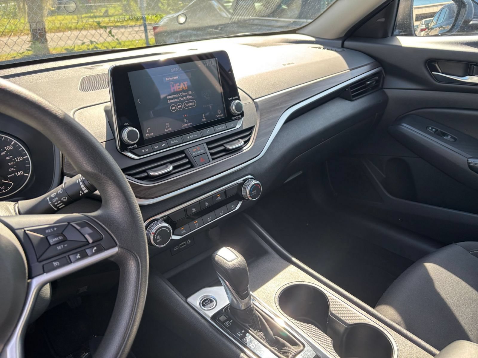 Used 2025 Nissan Altima 2.5 SV FWD image 16