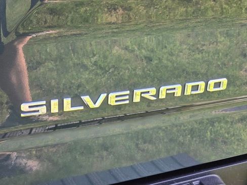 Used 2025 Chevrolet Silverado 1500 LT AWD/4WD image 20