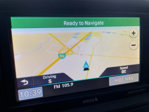 Used 2014 Chrysler Town & Country Touring image 38