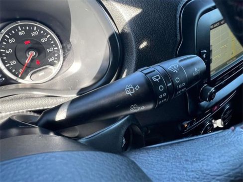 Used 2016 Jeep Renegade Trailhawk w/ Premium Trailhawk Package image 33