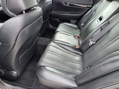 Used 2023 Genesis G80 2.5T image 9