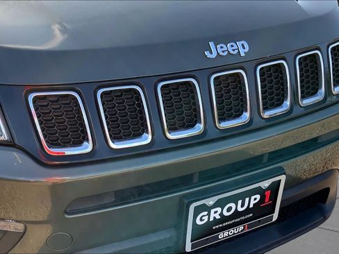 Used 2019 Jeep Compass Latitude w/ Cold Weather Group AWD/4WD image 29