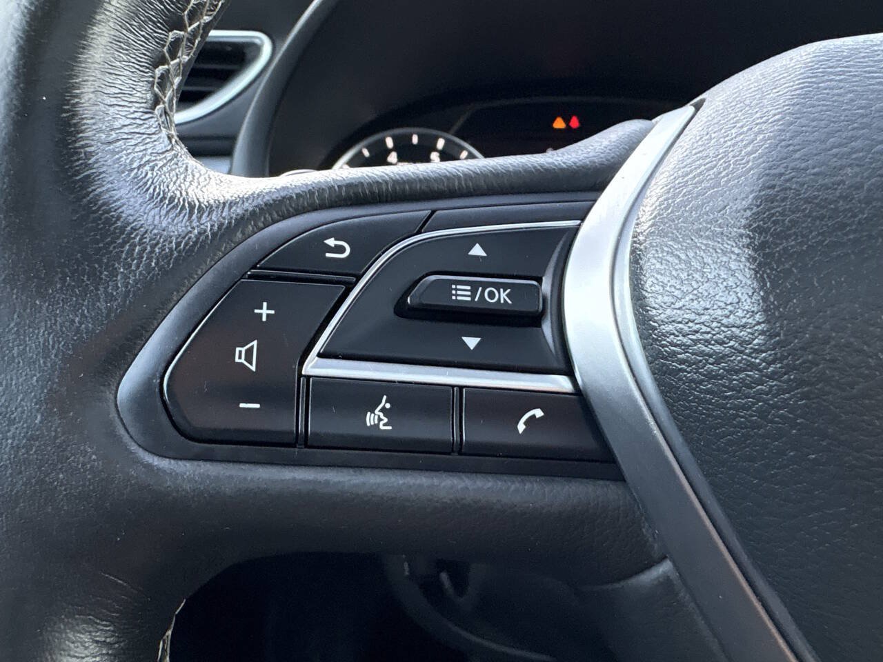 Used 2019 INFINITI QX50 Essential w/ Premium Heat Package AWD/4WD image 6