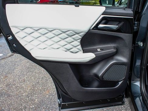New 2025 Mitsubishi Outlander SEL AWD/4WD image 11