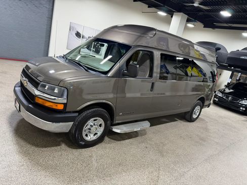 Used 2014 Chevrolet Express 3500 LT w/ LT Preferred Equipment Group RWD image 9