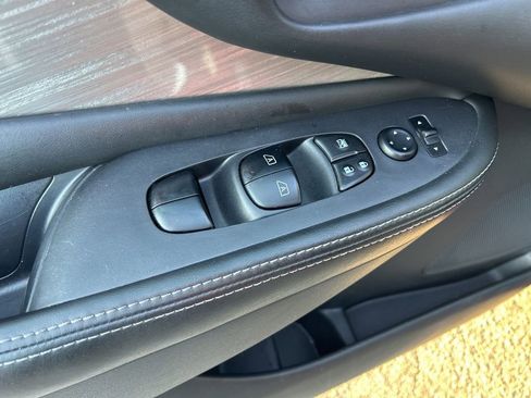 Used 2018 Nissan Murano SV FWD image 36
