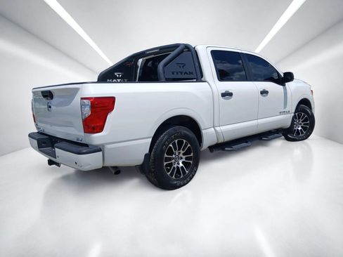 Used 2022 Nissan Titan SV w/ SV Convenience Package RWD image 5