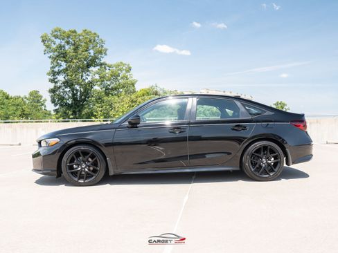 Used 2025 Honda Civic Sport image 4