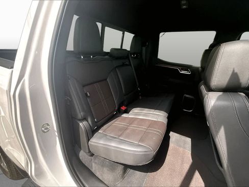 Used 2023 Chevrolet Silverado 1500 High Country w/ Technology Package RWD image 18