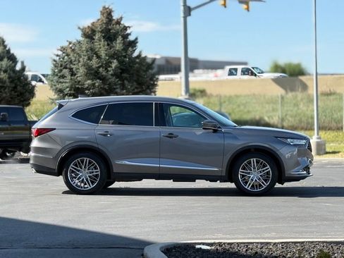 Used 2023 Acura MDX SH-AWD w/ Advance Package image 4