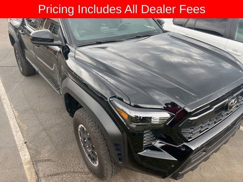 Certified 2025 Toyota Tacoma TRD Off-Road AWD/4WD image 3