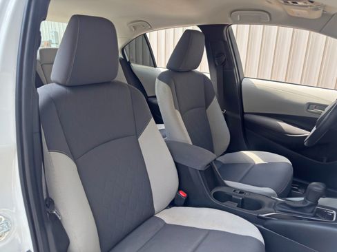 Used 2023 Toyota Corolla LE FWD image 34