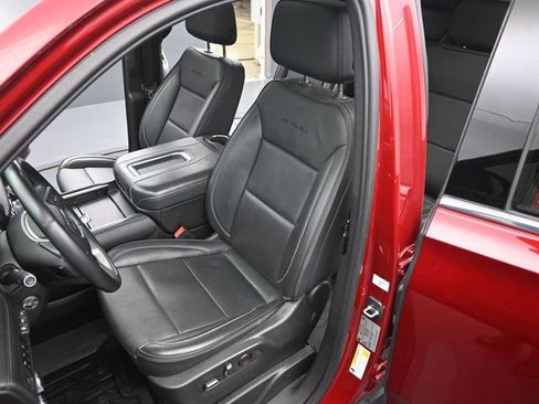 Used 2023 GMC Yukon Denali image 11