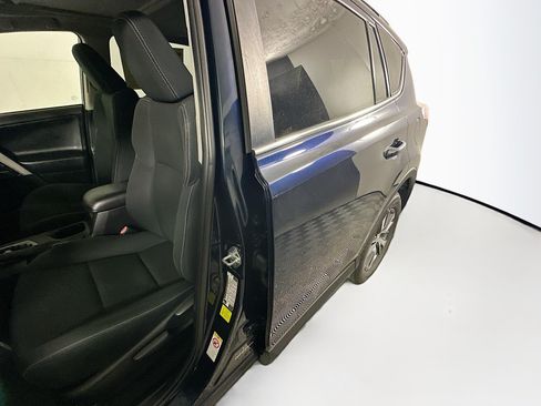 Used 2017 Toyota RAV4 XLE FWD image 12