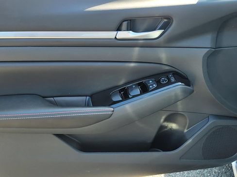 Used 2024 Nissan Altima 2.5 SR w/ SR Premium Package FWD image 13