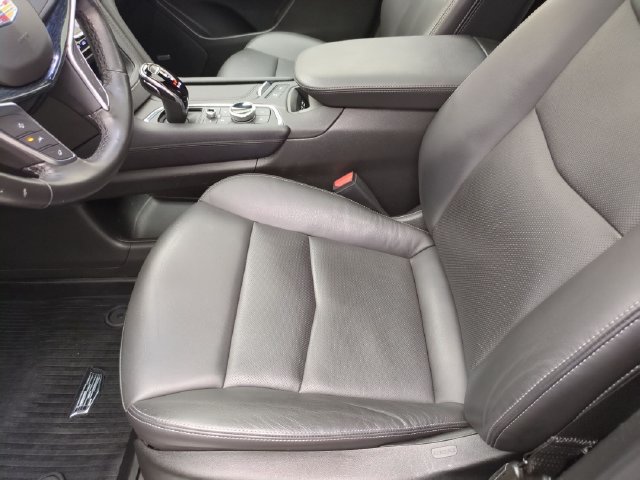 Certified 2024 Cadillac XT5 Premium Luxury w/ LPO, Floor Liner Package AWD/4WD image 21