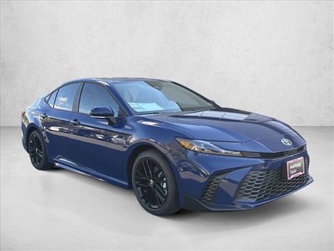 Certified 2026 Toyota Camry SE image 3