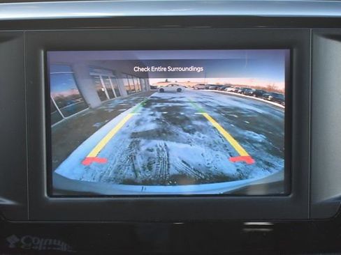 Used 2024 Chrysler Voyager LX image 25