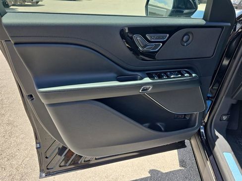 New 2025 Lincoln Aviator 2WD w/ Equipment Group 101A image 17