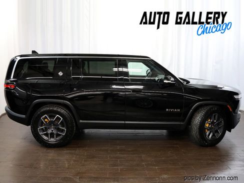 Used 2023 Rivian R1S Launch Edition image 6