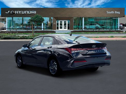 New 2026 Hyundai Elantra Sport image 5