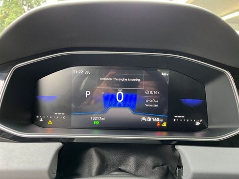 Used 2025 Volkswagen Jetta SE image 40