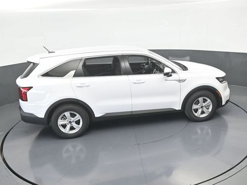Used 2023 Kia Sorento LX image 48