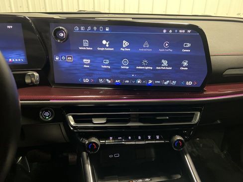 Certified 2024 Chevrolet Traverse RS w/ LPO, Floor Liner Package image 18