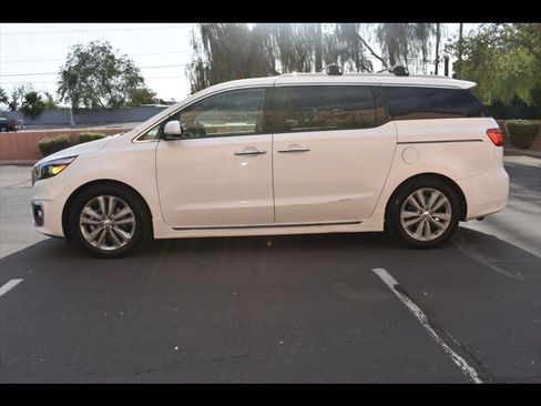 Used 2018 Kia Sedona SX Limited FWD image 4