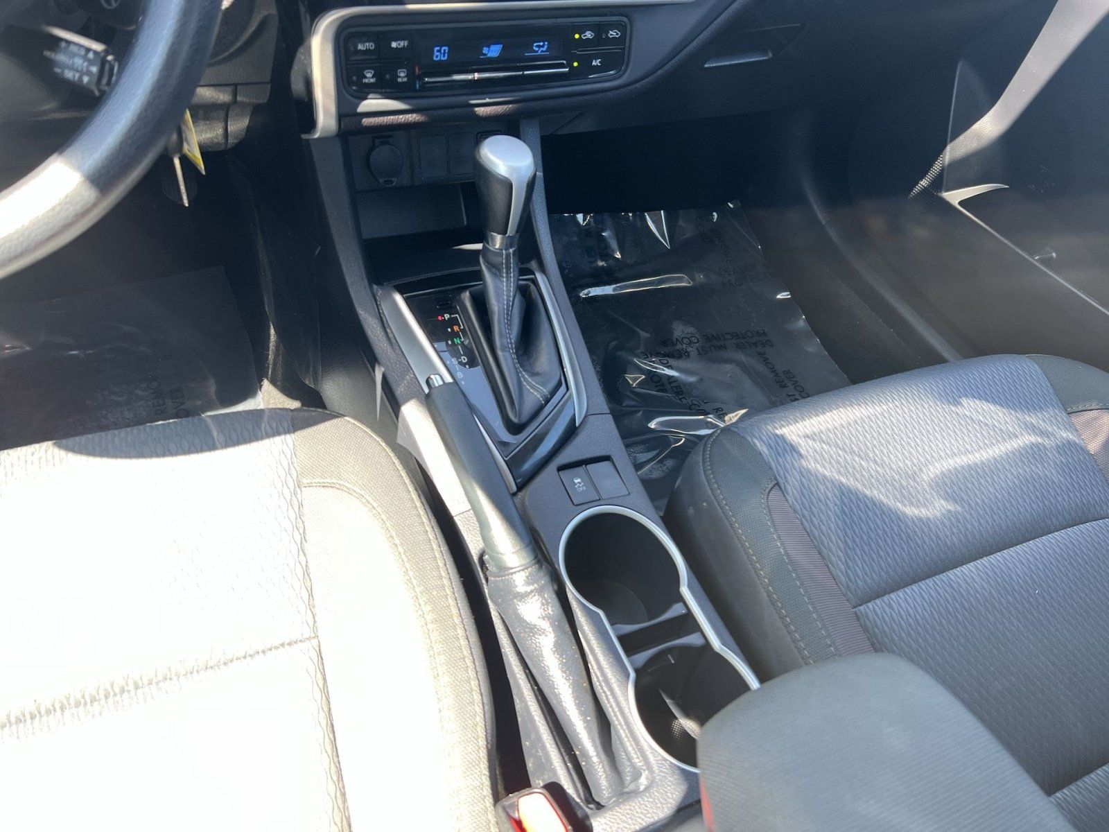 Used 2017 Toyota Corolla LE FWD image 21