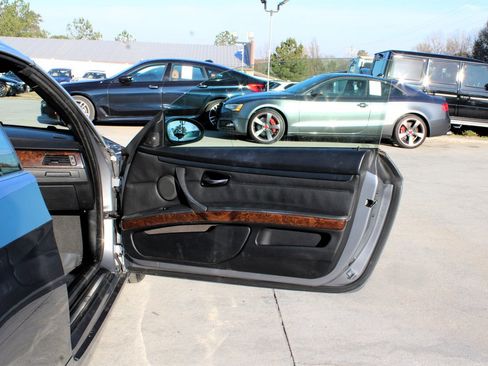 Used 2008 BMW 335i Convertible image 31