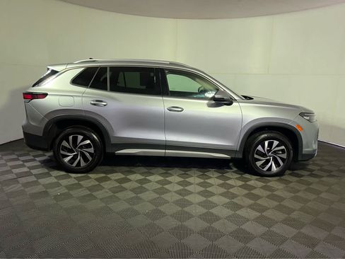 Used 2025 Volkswagen Tiguan S AWD/4WD image 8