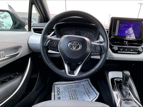 Used 2025 Toyota Corolla SE image 6