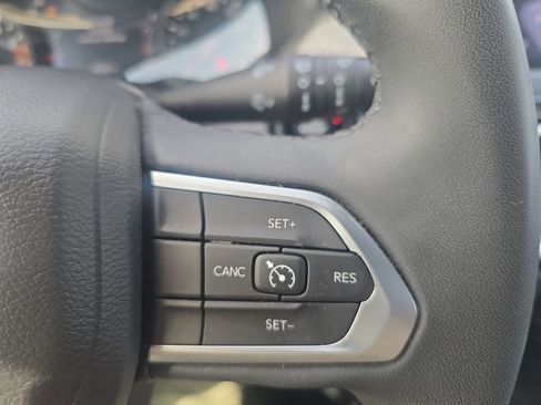 Used 2024 Jeep Compass Latitude AWD/4WD image 23