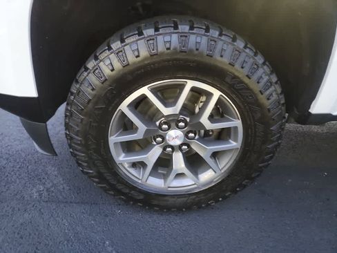 Used 2022 GMC Canyon AT4 w/ Trailering Package image 11