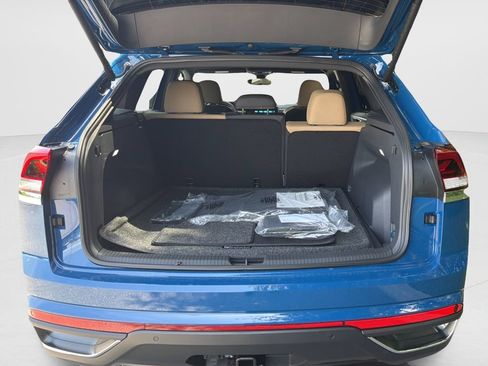 New 2026 Volkswagen Atlas Cross Sport SE FWD image 9