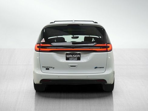 Used 2022 Chrysler Pacifica Limited w/ S Appearance Package image 4