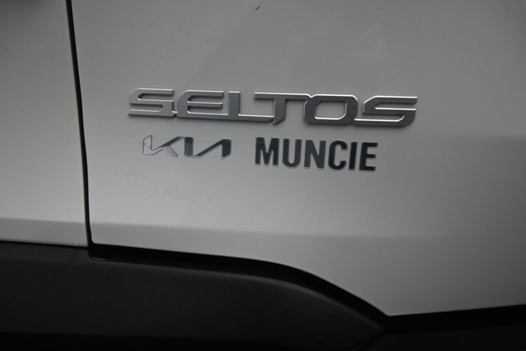 Certified 2025 Kia Seltos S FWD image 10