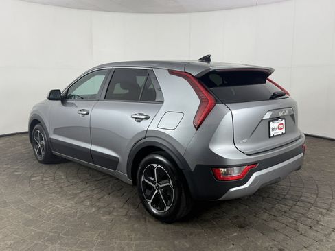 Used 2025 Kia Niro LX FWD image 5