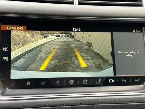 Used 2017 Land Rover Range Rover Sport HSE Dynamic image 24