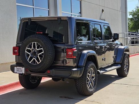 New 2026 Jeep Wrangler Unlimited Sahara AWD/4WD image 3