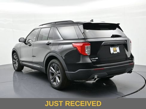 Certified 2022 Ford Explorer XLT w/ Equipment Group 202A RWD image 8