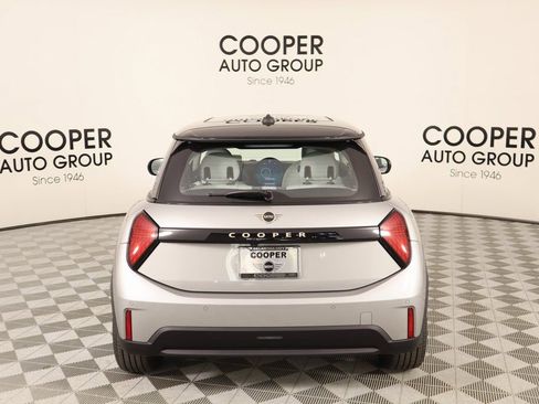 New 2025 MINI Cooper 2-Door Hardtop image 21