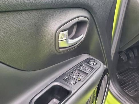 Used 2017 Jeep Renegade Altitude image 21