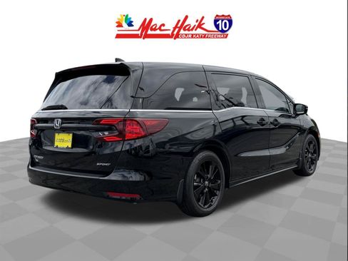 Used 2023 Honda Odyssey Sport image 7