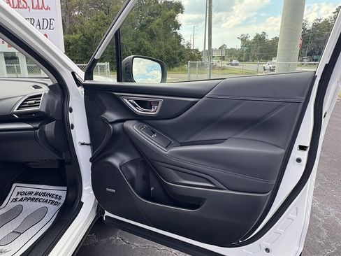 Used 2020 Subaru Forester Limited image 9