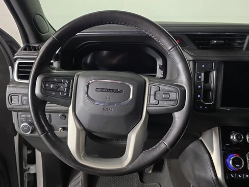 Used 2022 GMC Yukon Denali AWD/4WD image 12
