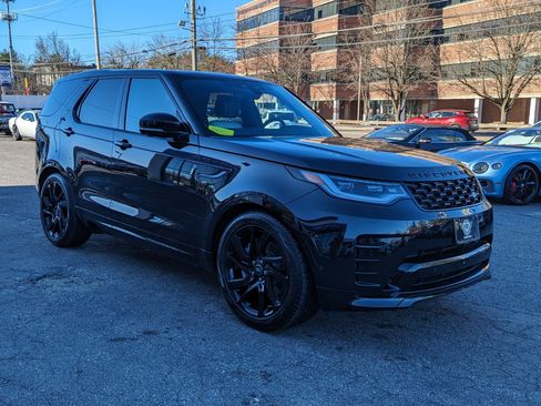 Used 2024 Land Rover Discovery Dynamic SE image 2